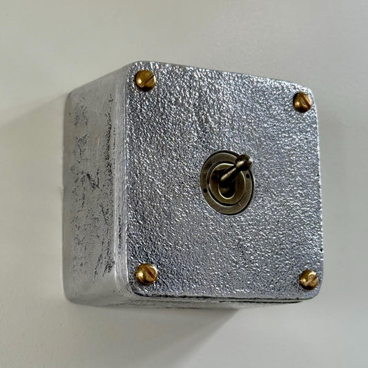 Single Gang Solid Cast Metal Surface Mounted Conduit Light Switch Industrial 2 Way