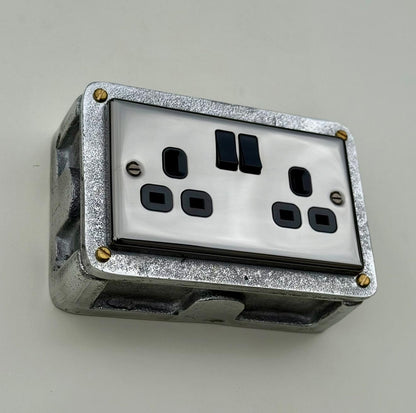 Mirror Finish Switched 13A Double Socket 230V 2 Gang 2G Socket Cast Metal Conduit Switch Industrial