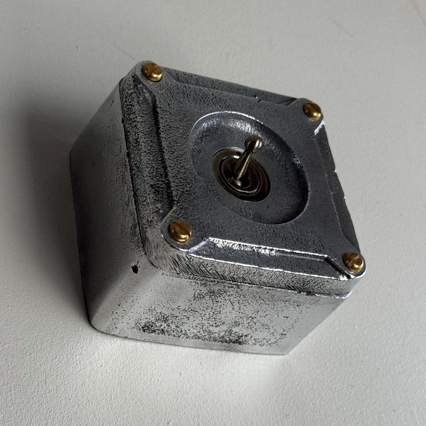 Single Gang 2 Way Conduit Light Switch Solid Cast Metal