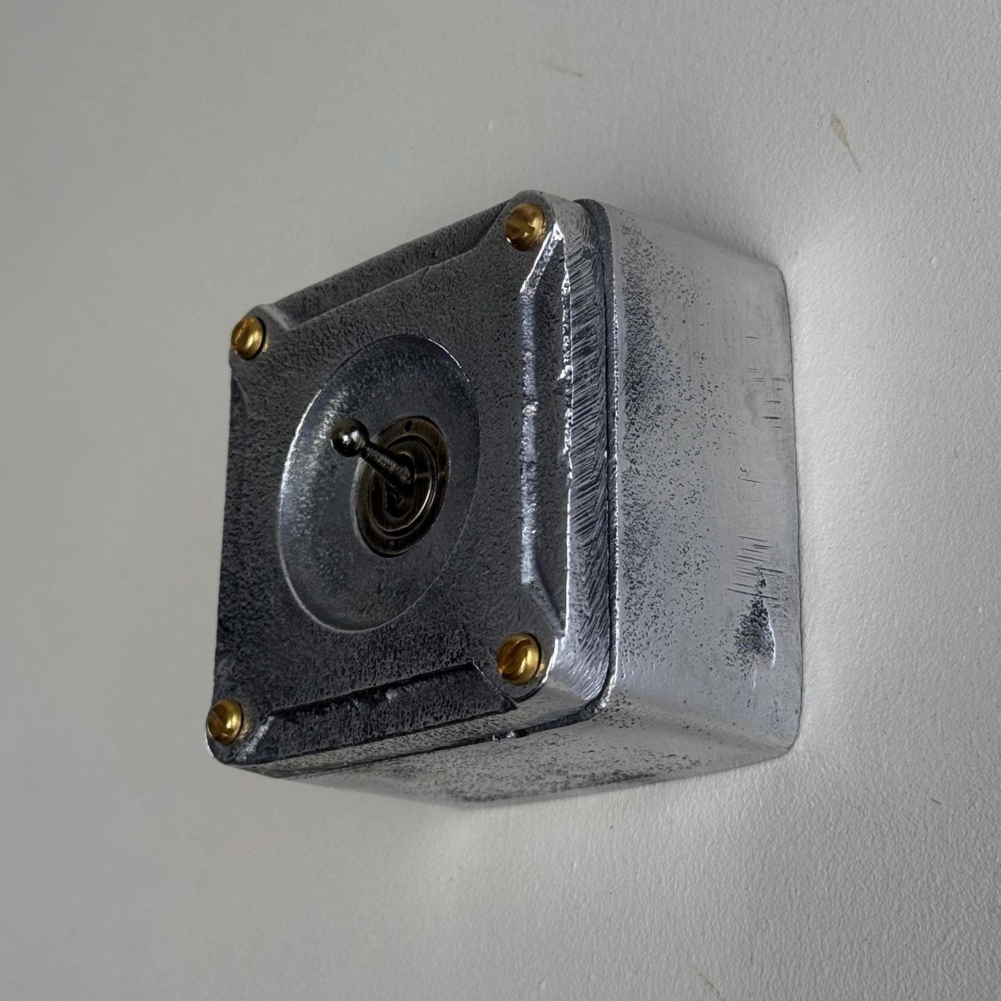 Single Gang 2 Way Conduit Light Switch Solid Cast Metal