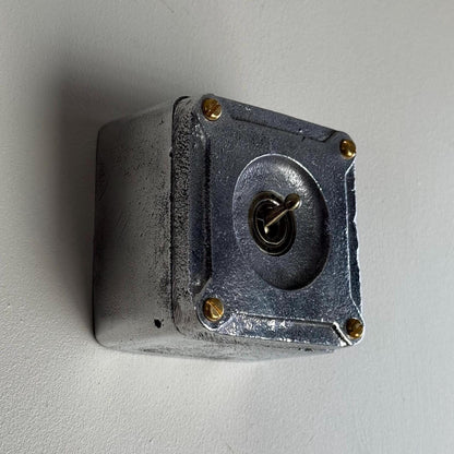 Single Gang 2 Way Conduit Light Switch Solid Cast Metal