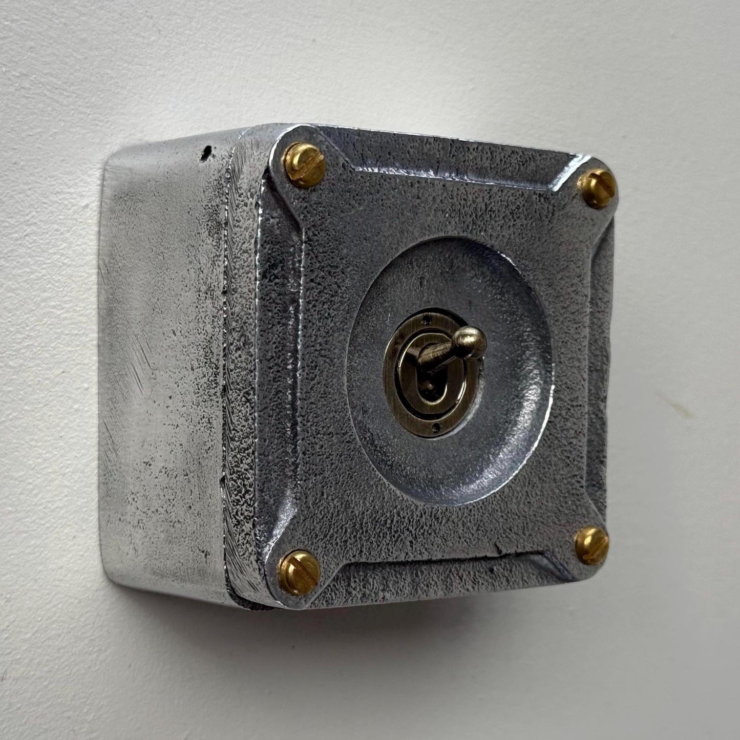 Single Gang 2 Way Conduit Light Switch Solid Cast Metal